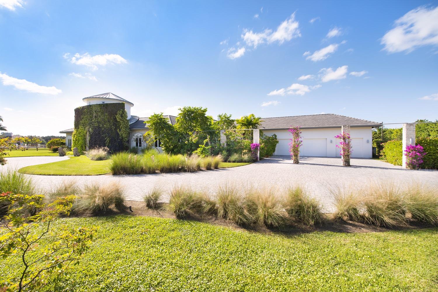 LAS PALMAS EQUESTRIAN - Residential