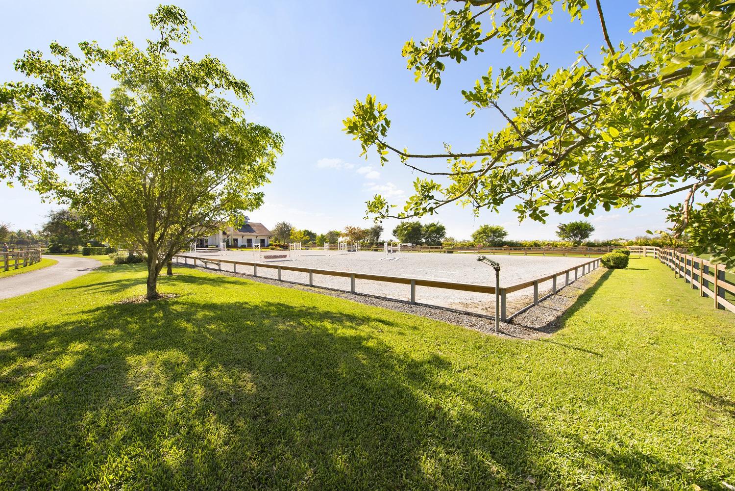 LAS PALMAS EQUESTRIAN - Residential