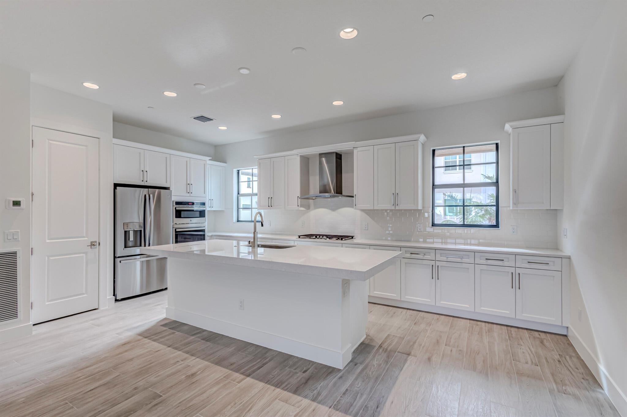 ALTON NEIGHBORHOOD - Residential Lease