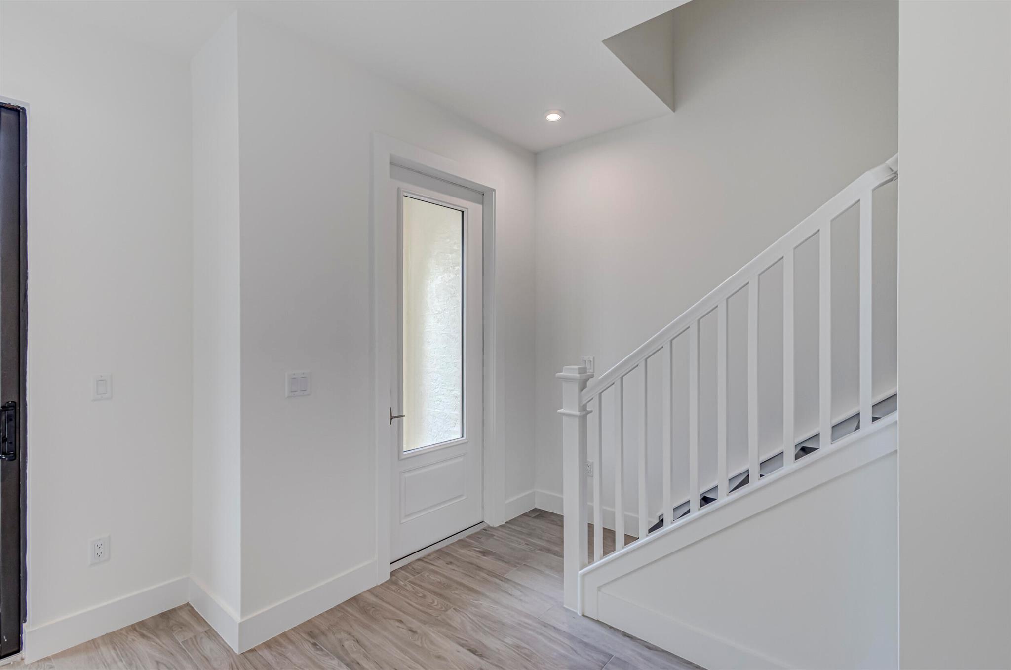 ALTON NEIGHBORHOOD - Residential Lease