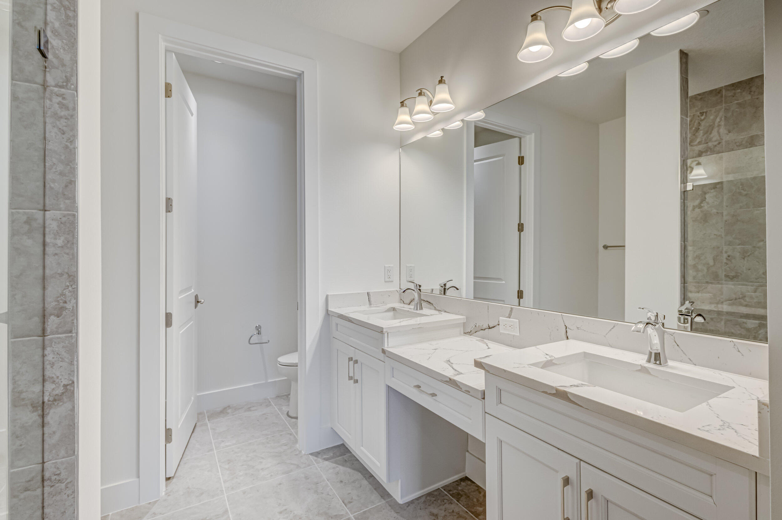 ALTON NEIGHBORHOOD - Residential Lease