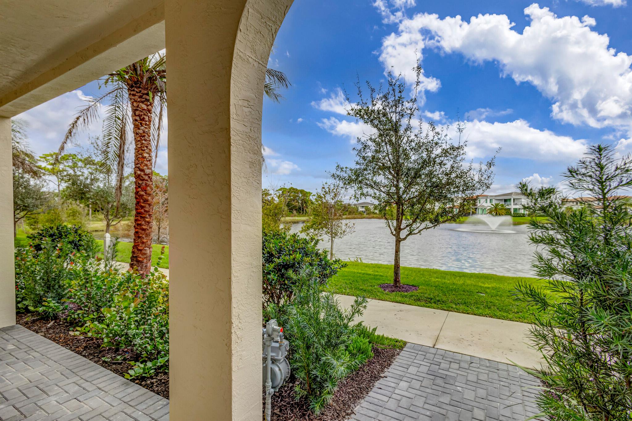 ALTON NEIGHBORHOOD - Residential Lease