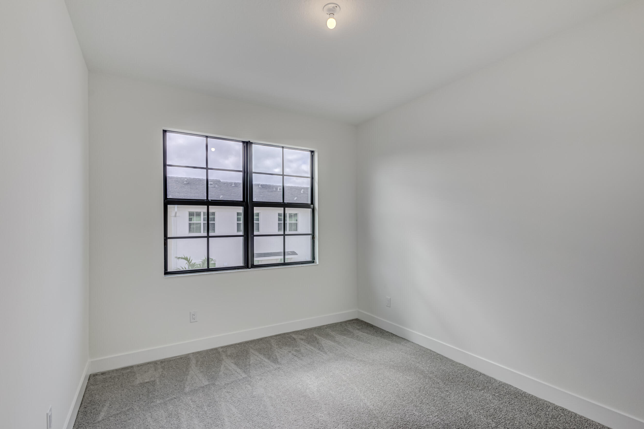 ALTON NEIGHBORHOOD - Residential Lease