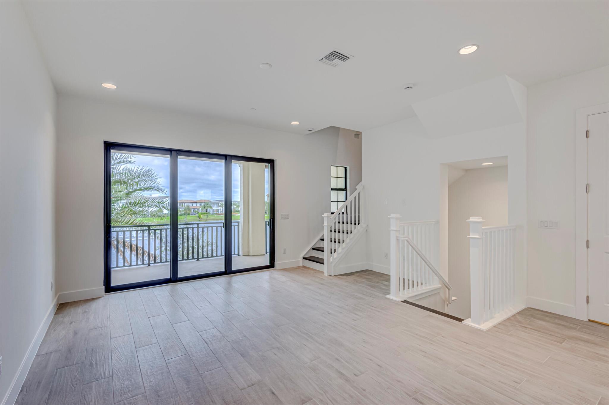 ALTON NEIGHBORHOOD - Residential Lease