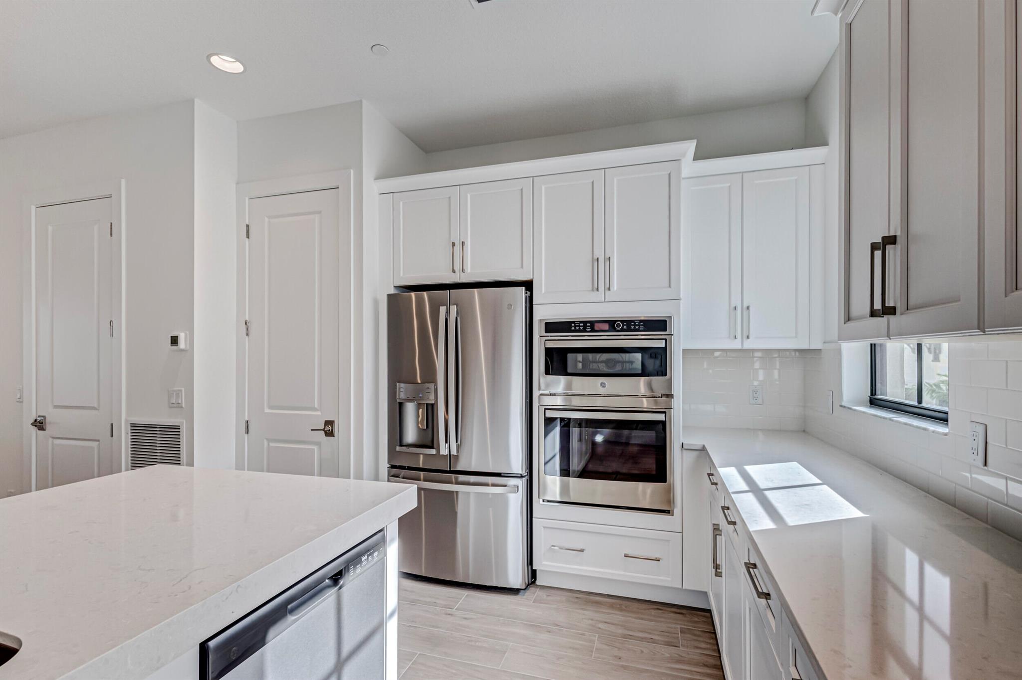 ALTON NEIGHBORHOOD - Residential Lease