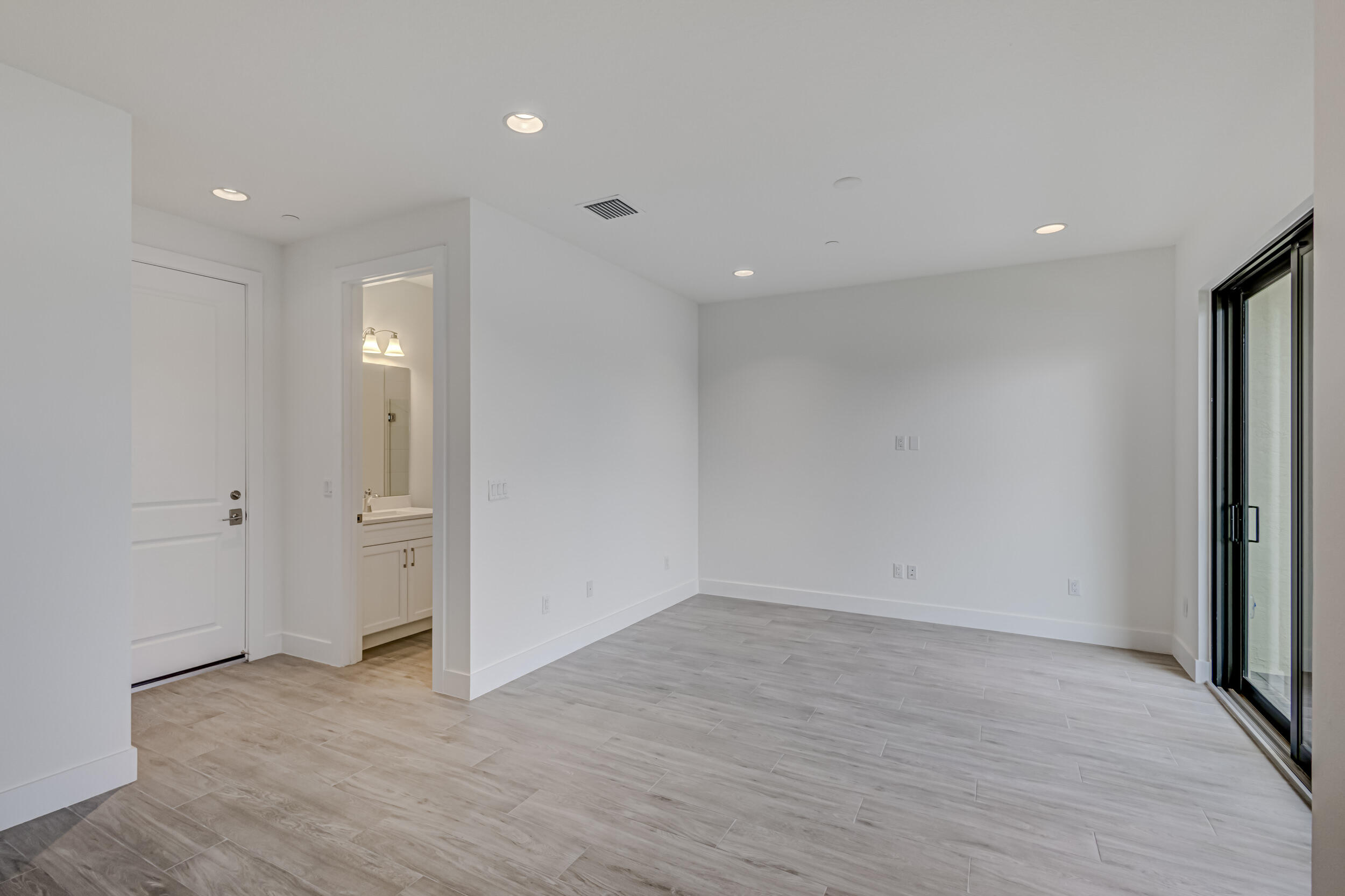 ALTON NEIGHBORHOOD - Residential Lease