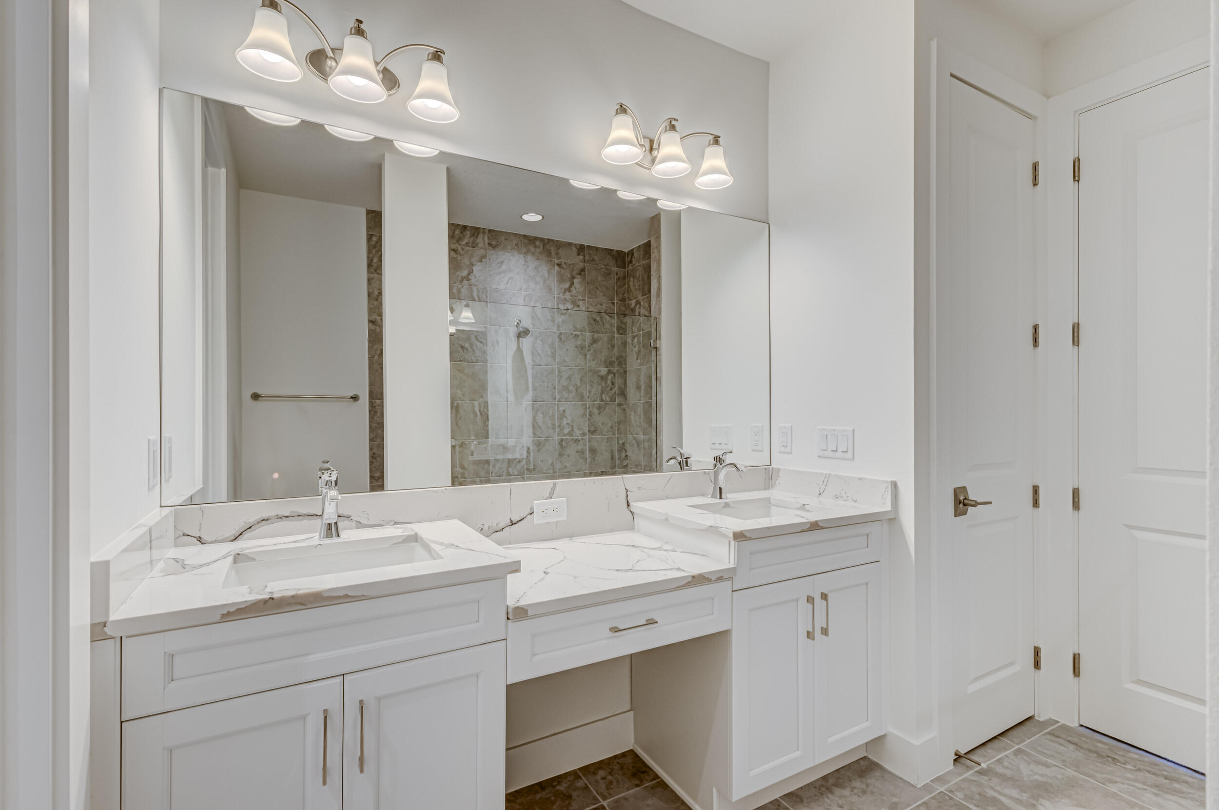 ALTON NEIGHBORHOOD - Residential Lease