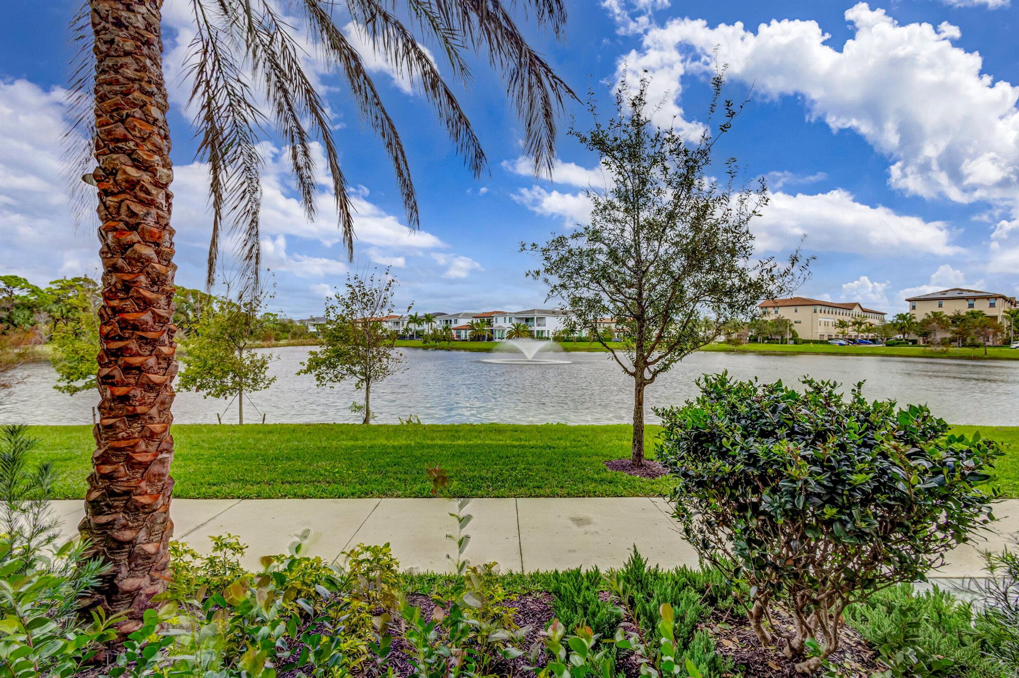 ALTON NEIGHBORHOOD - Residential Lease