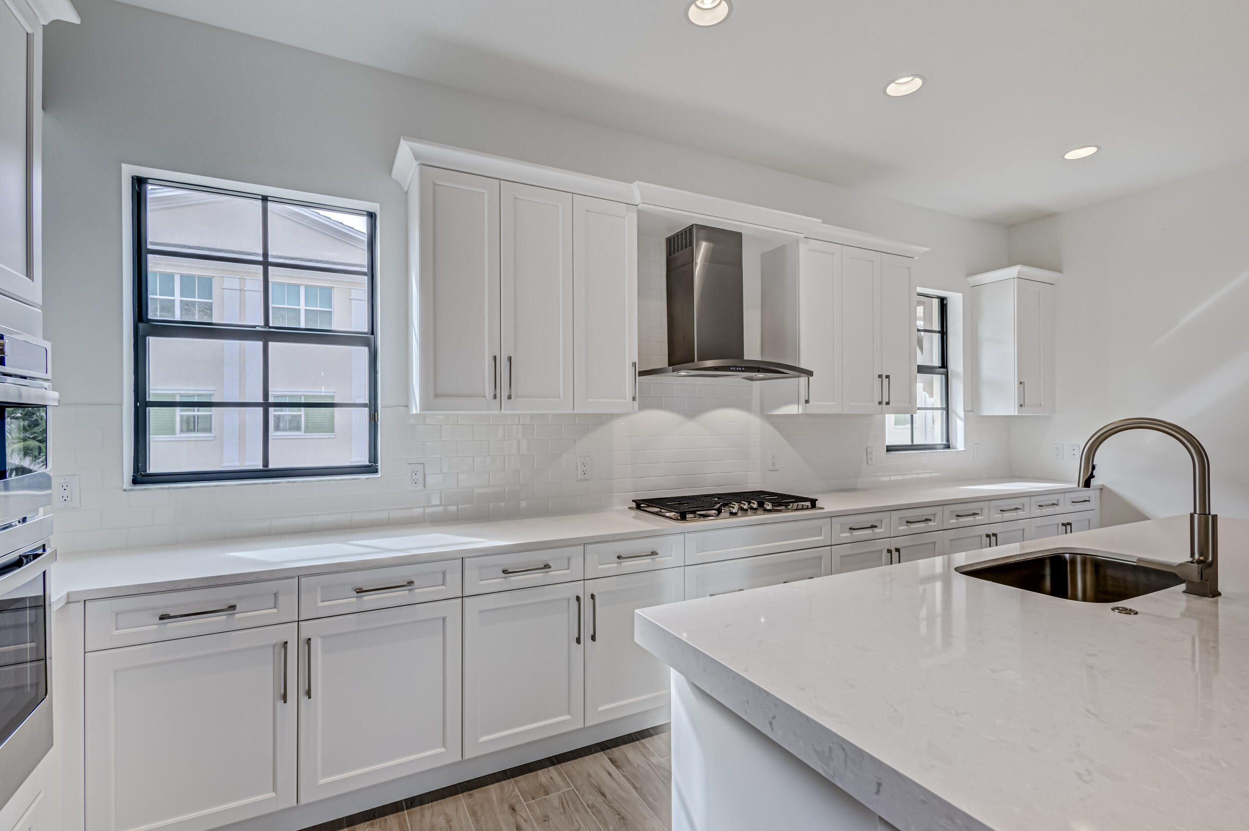 ALTON NEIGHBORHOOD - Residential Lease