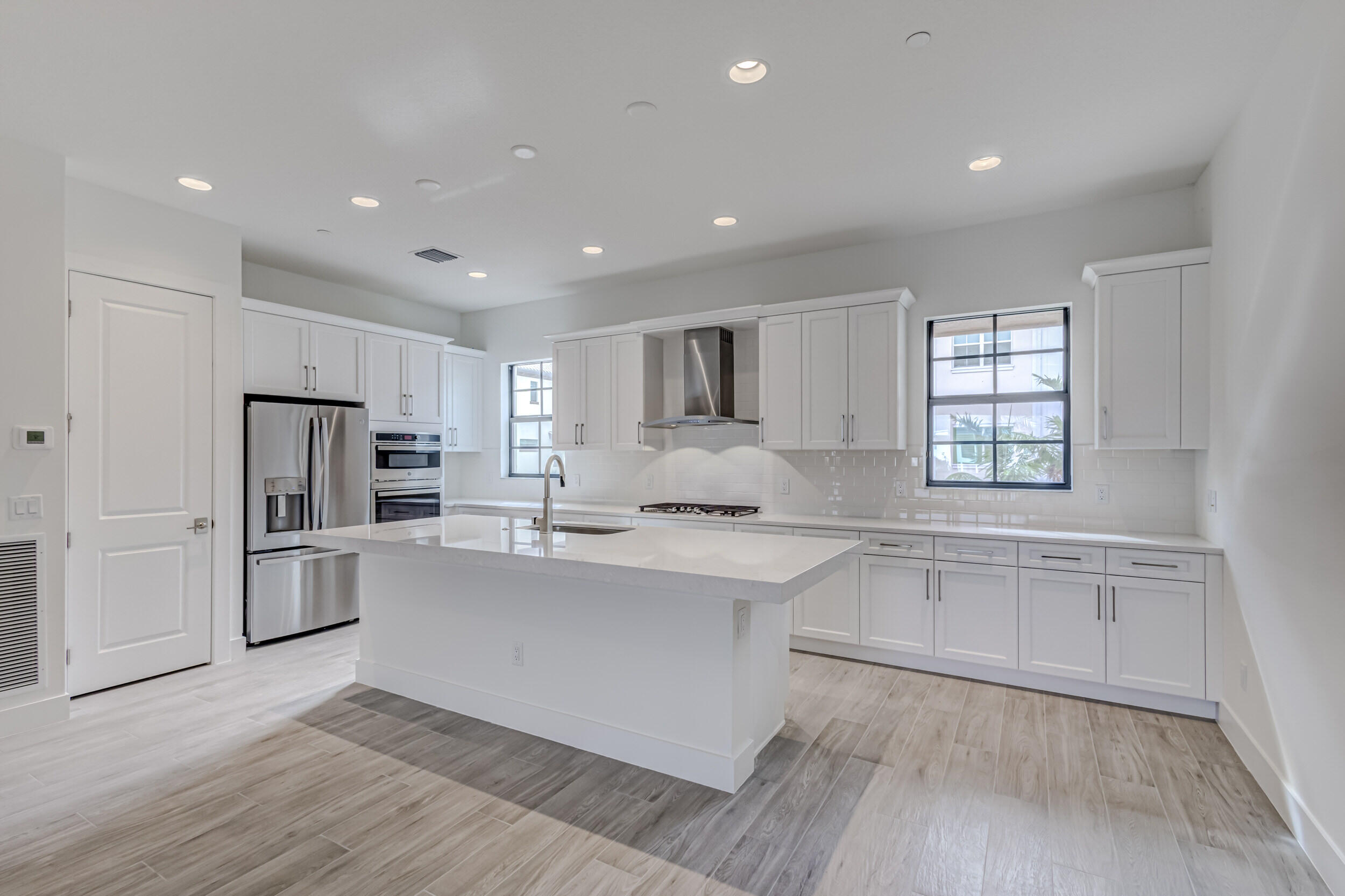 ALTON NEIGHBORHOOD - Residential Lease