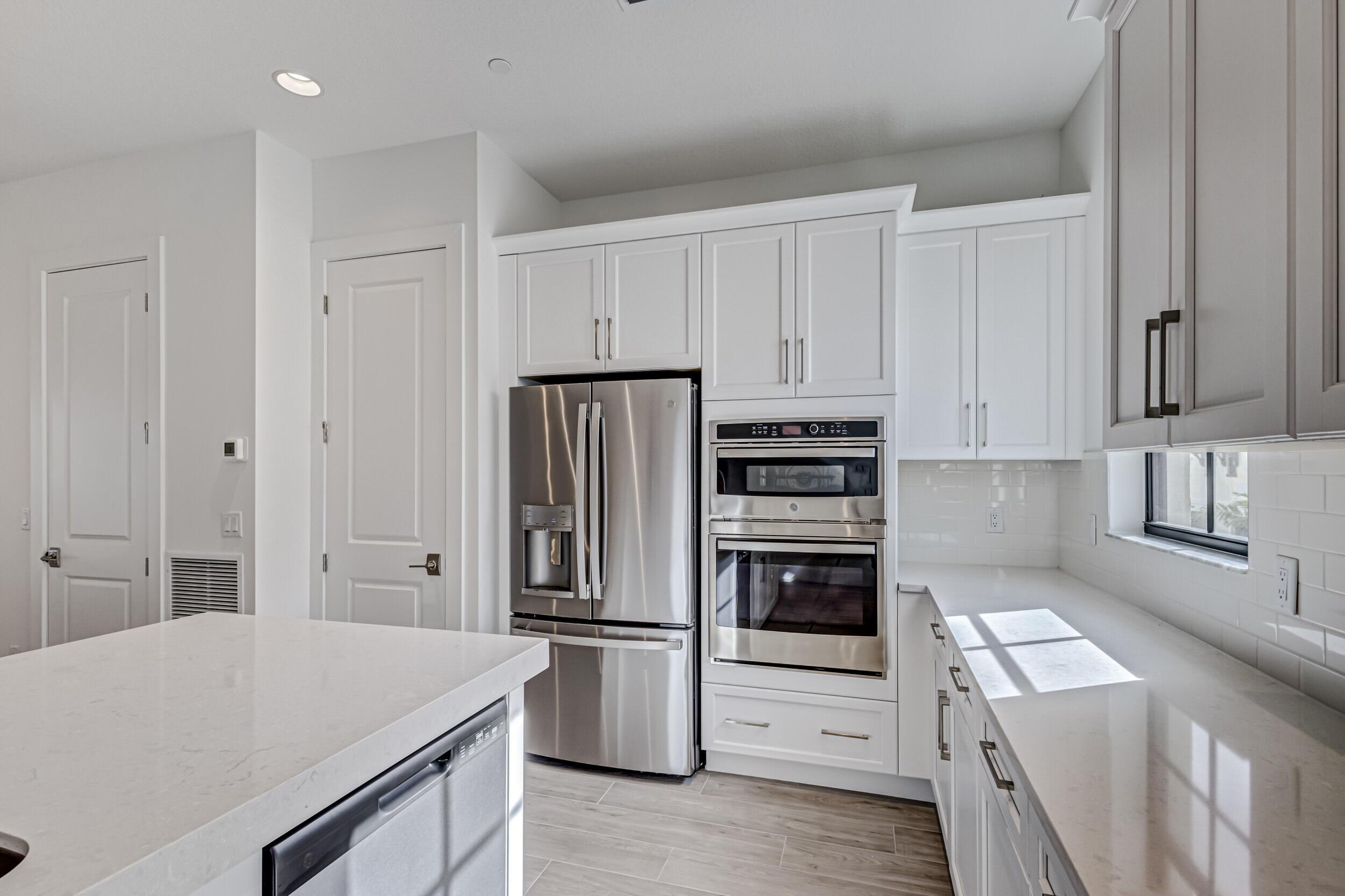 ALTON NEIGHBORHOOD - Residential Lease