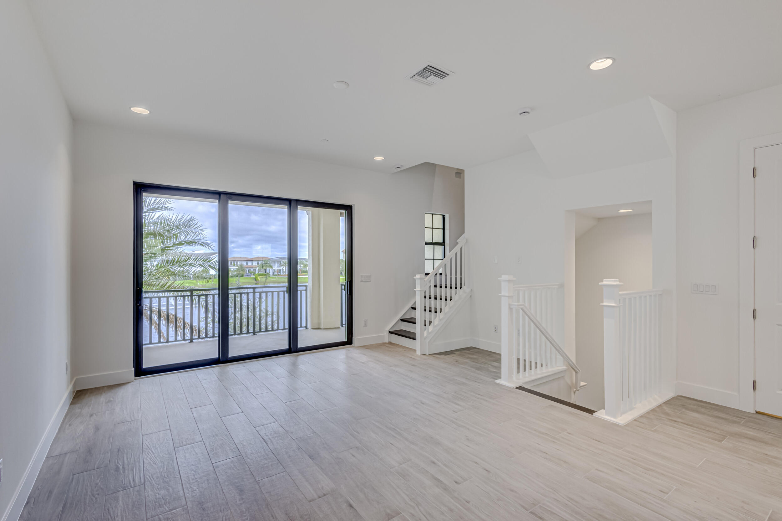 ALTON NEIGHBORHOOD - Residential Lease