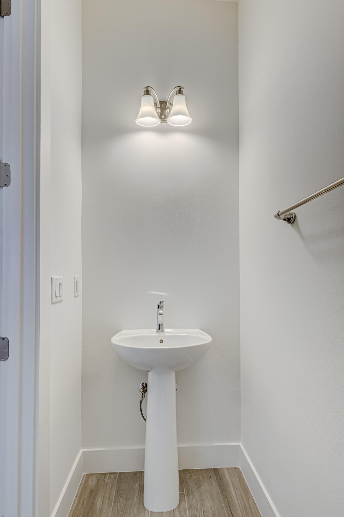 ALTON NEIGHBORHOOD - Residential Lease