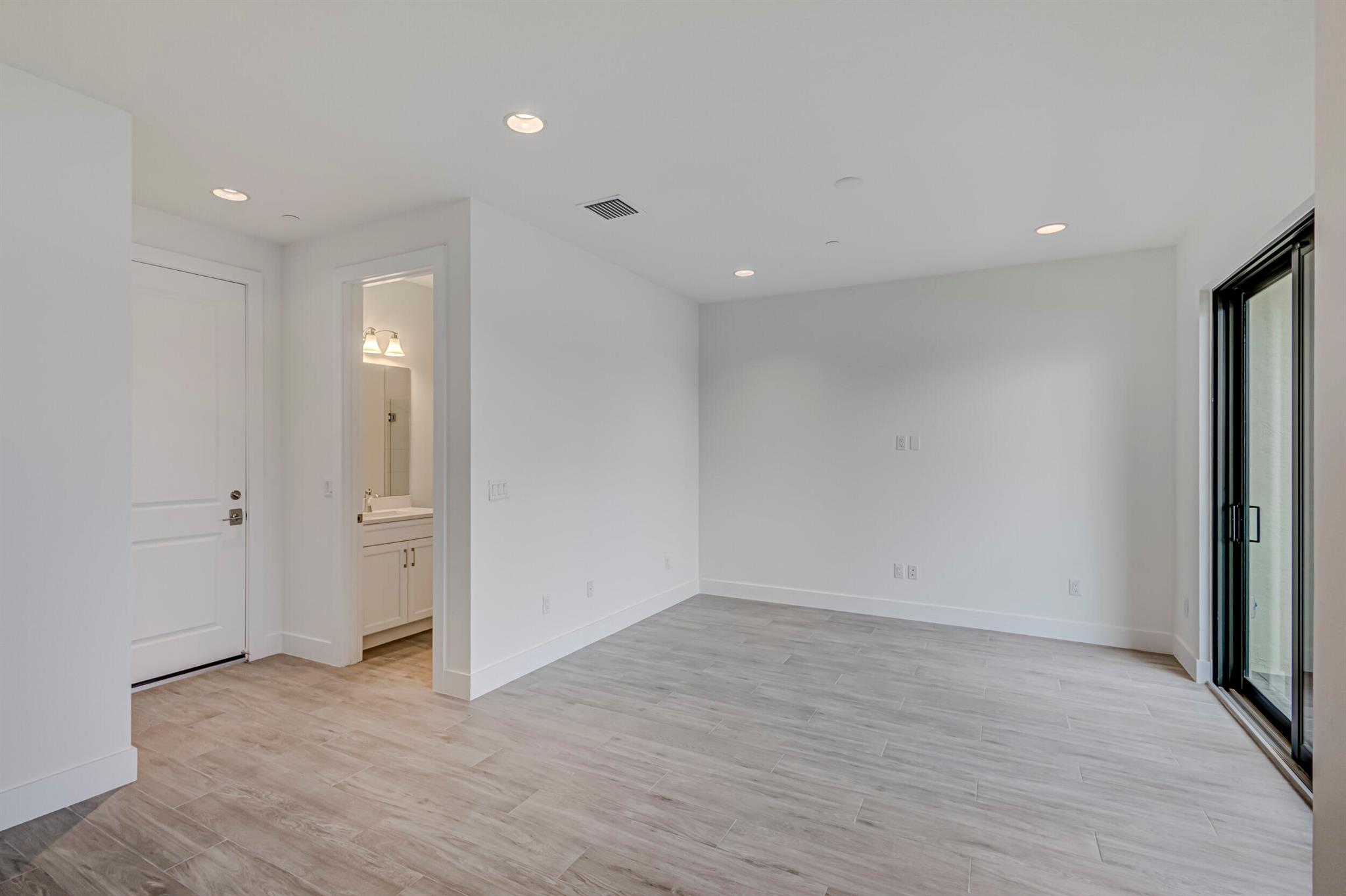 ALTON NEIGHBORHOOD - Residential Lease