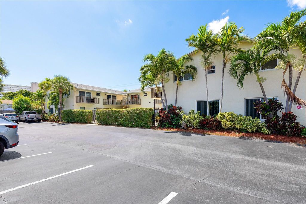 Photo of 1910 NE 5 Street #107, Deerfield Beach, FL 33441 (MLS # F10444215)