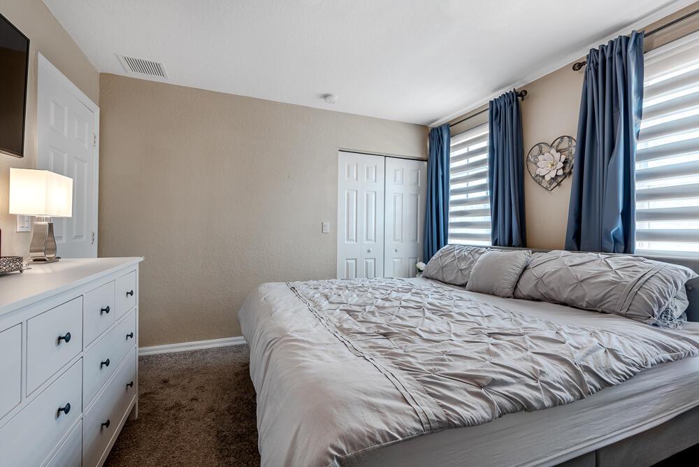 SIERRA PALMS - Residential