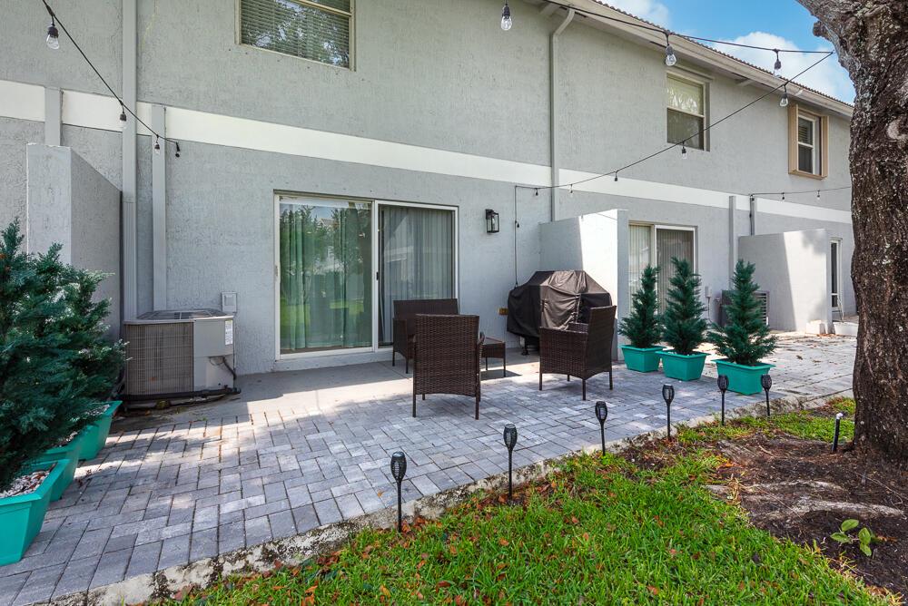 SIERRA PALMS - Residential