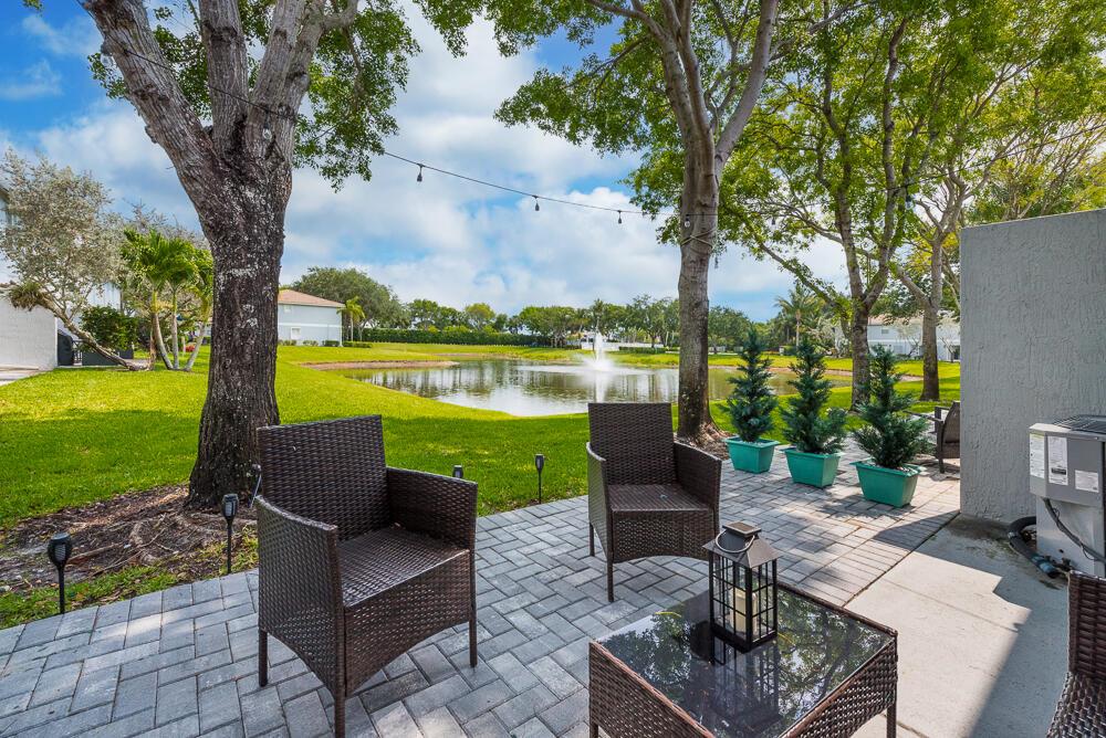 SIERRA PALMS - Residential