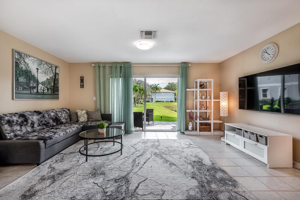 SIERRA PALMS - Residential