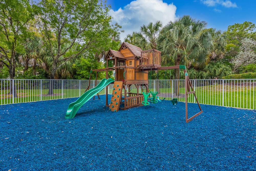 SIERRA PALMS - Residential