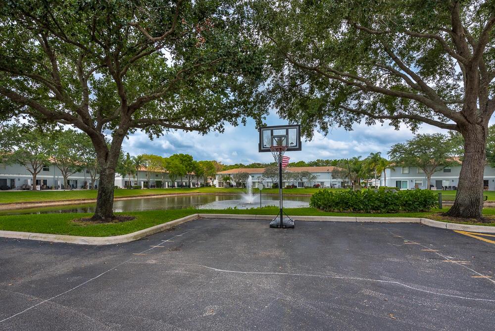 SIERRA PALMS - Residential