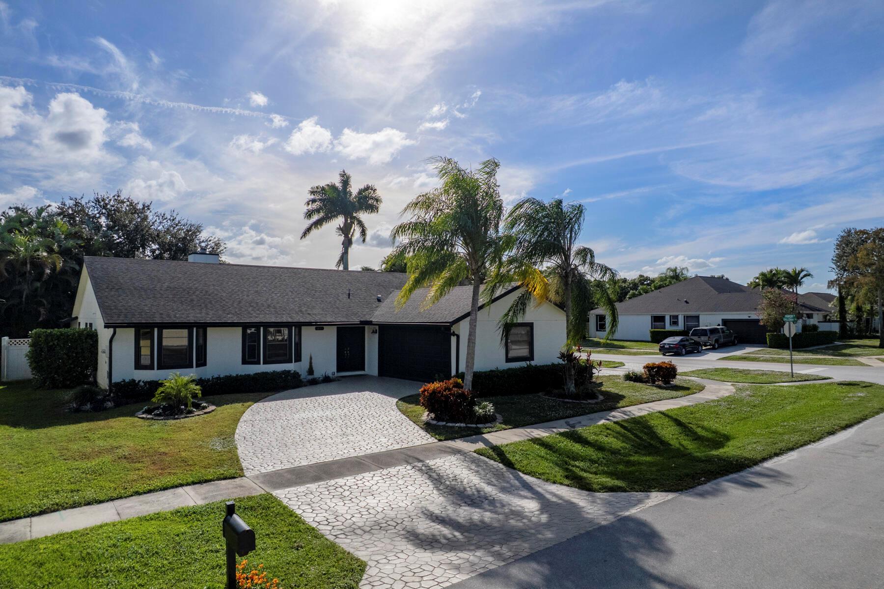 SUGAR POND MANOR OF WELLI - Residential