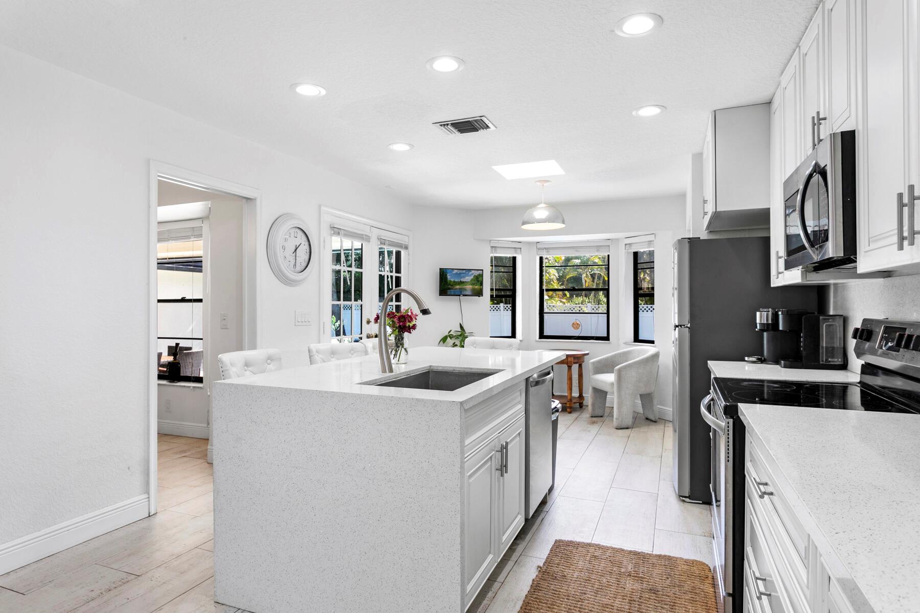 SUGAR POND MANOR OF WELLI - Residential