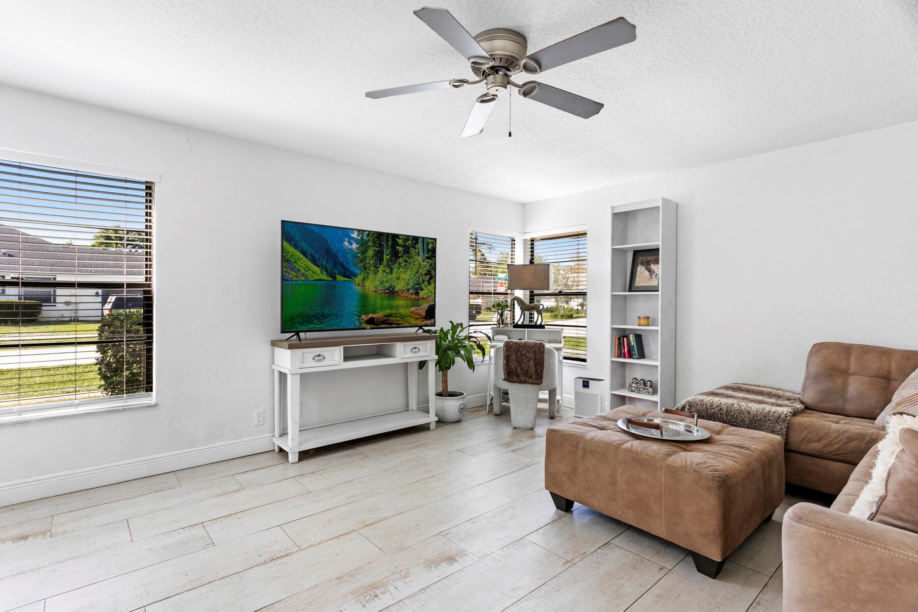 SUGAR POND MANOR OF WELLI - Residential