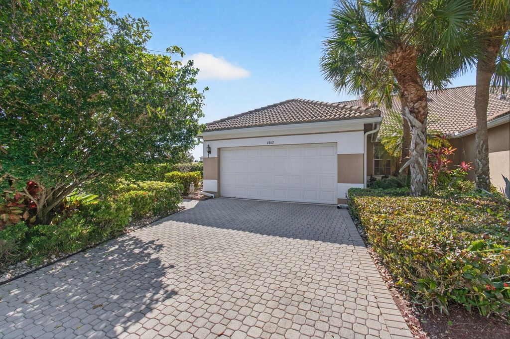 Photo of 6862 Swansea Lane, Boynton Beach, FL 33472 (MLS # R11162956)