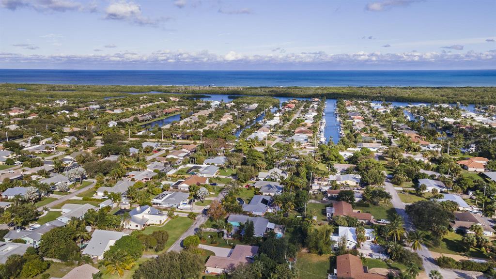 NORTH HOBE SOUND SHORES - Residential