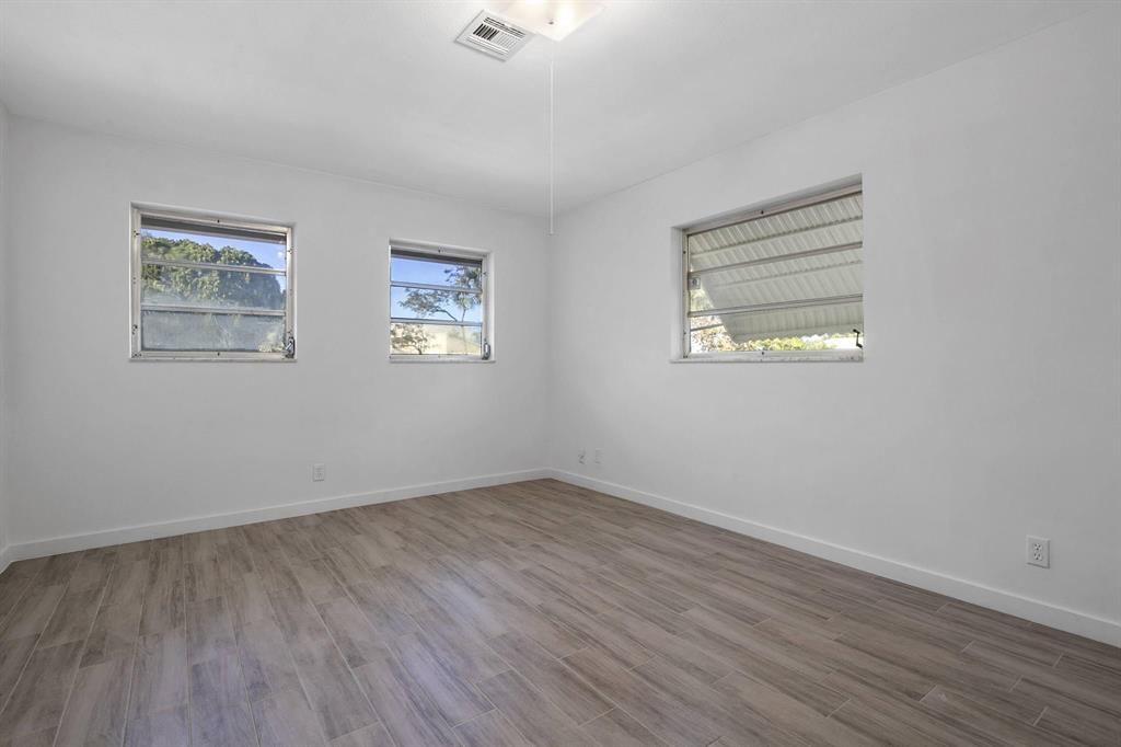 NORTH HOBE SOUND SHORES - Residential