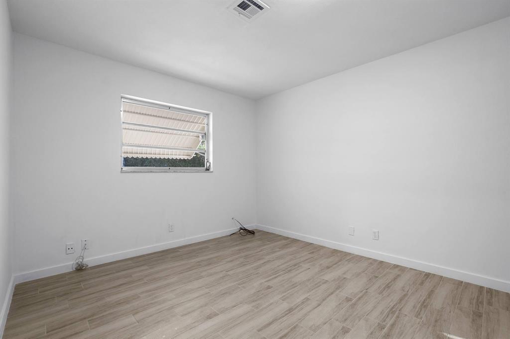 NORTH HOBE SOUND SHORES - Residential