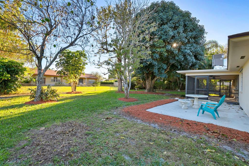 NORTH HOBE SOUND SHORES - Residential