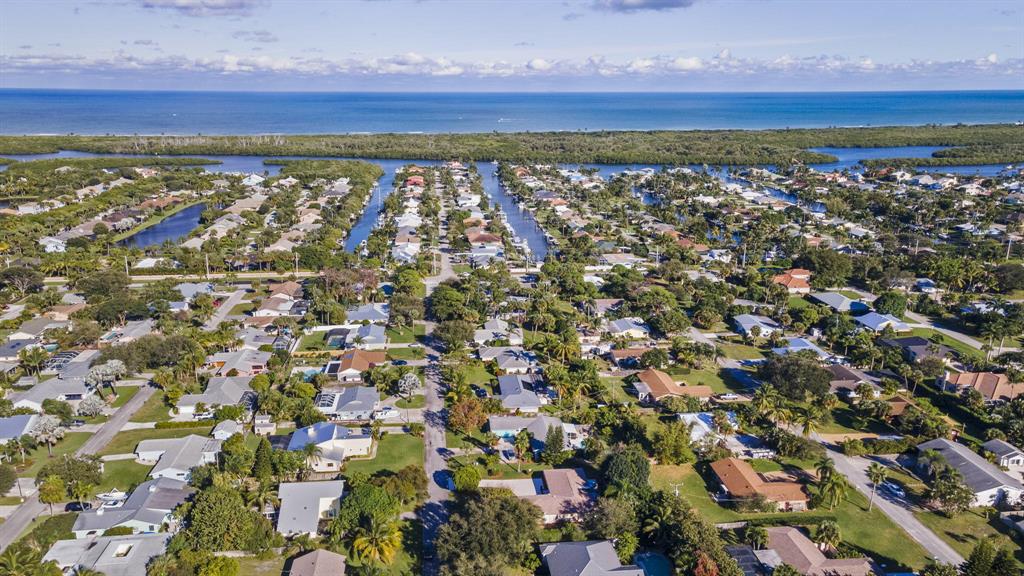 NORTH HOBE SOUND SHORES - Residential