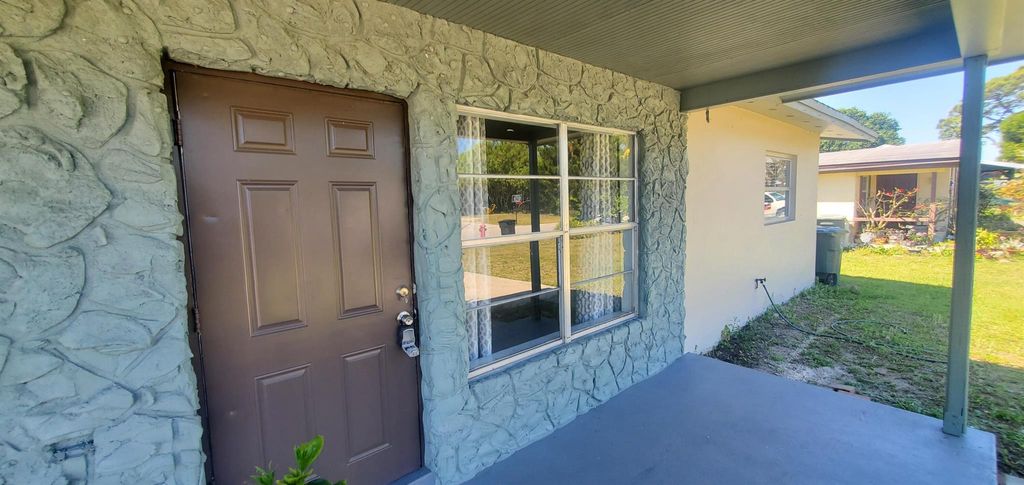 Photo of 711 Skylark Drive, Fort Pierce, FL 34982 (MLS # R10973176)