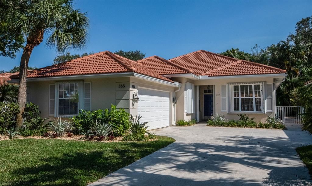 Photo of 365 Kelsey Park Circle, Palm Beach Gardens, FL 33410 (MLS # R10887605)