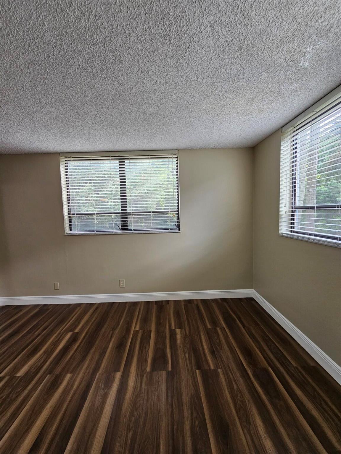 PRESIDENTIAL GOLFVIEW CON - Residential Lease