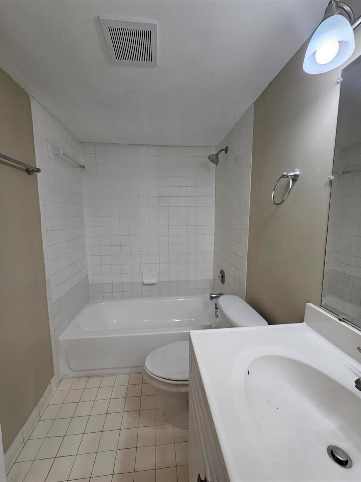 PRESIDENTIAL GOLFVIEW CON - Residential Lease