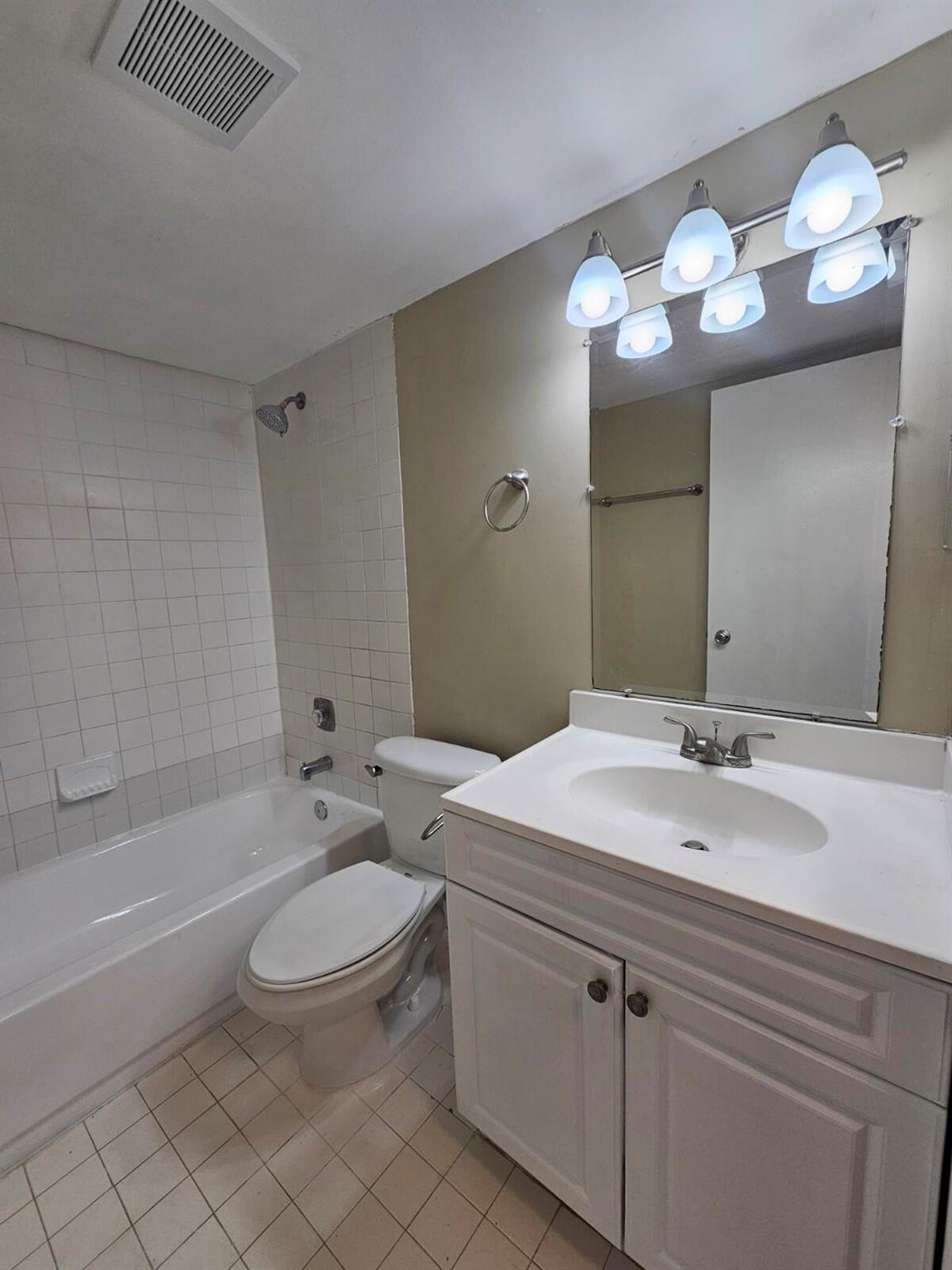 PRESIDENTIAL GOLFVIEW CON - Residential Lease