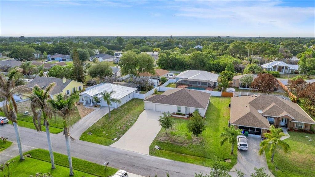 Photo of 1043 Landsdowne Drive, Sebastian, FL 32958 (MLS # B26024021)