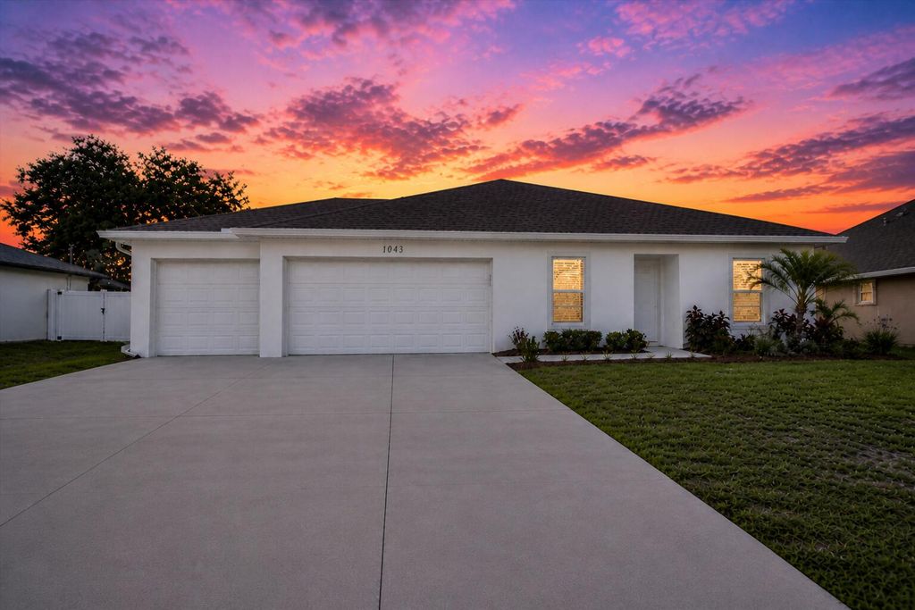 Photo of 1043 Landsdowne Drive, Sebastian, FL 32958 (MLS # B26024021)