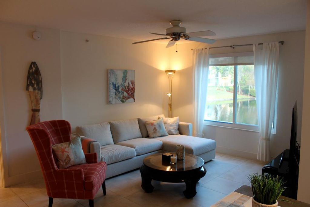 Photo of 808 Villa Circle #808, Boynton Beach, FL 33435 (MLS # R10900263)