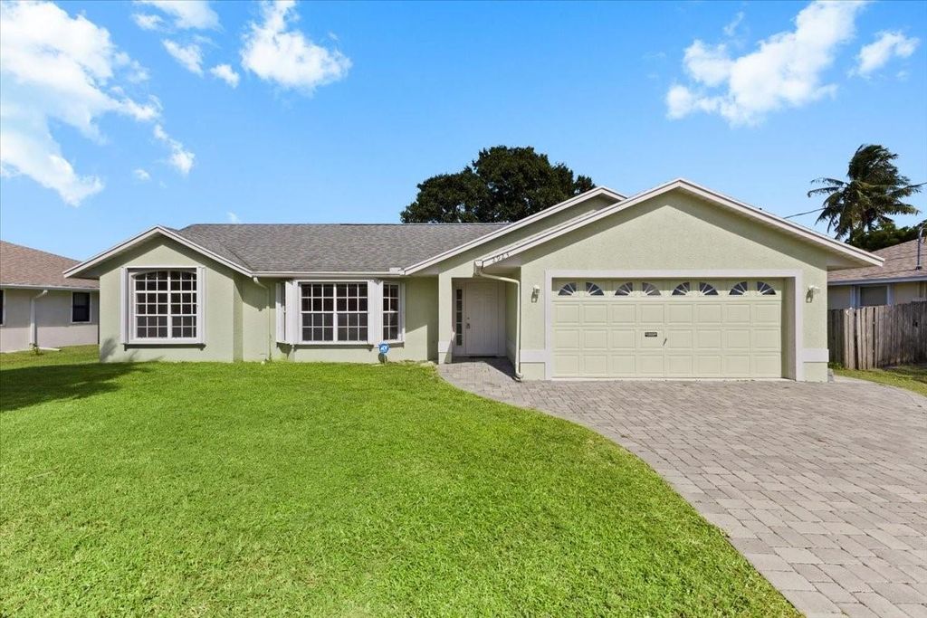 Photo of 2923 SE Bella Road, Port Saint Lucie, FL 34984 (MLS # F10530884)