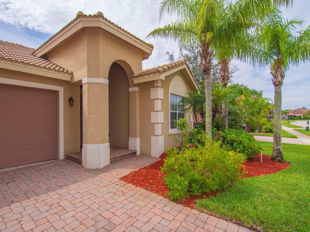 Photo of 2287 SW NEWPORT ISLES Boulevard, Port Saint Lucie, FL 34953 (MLS # B26063156)
