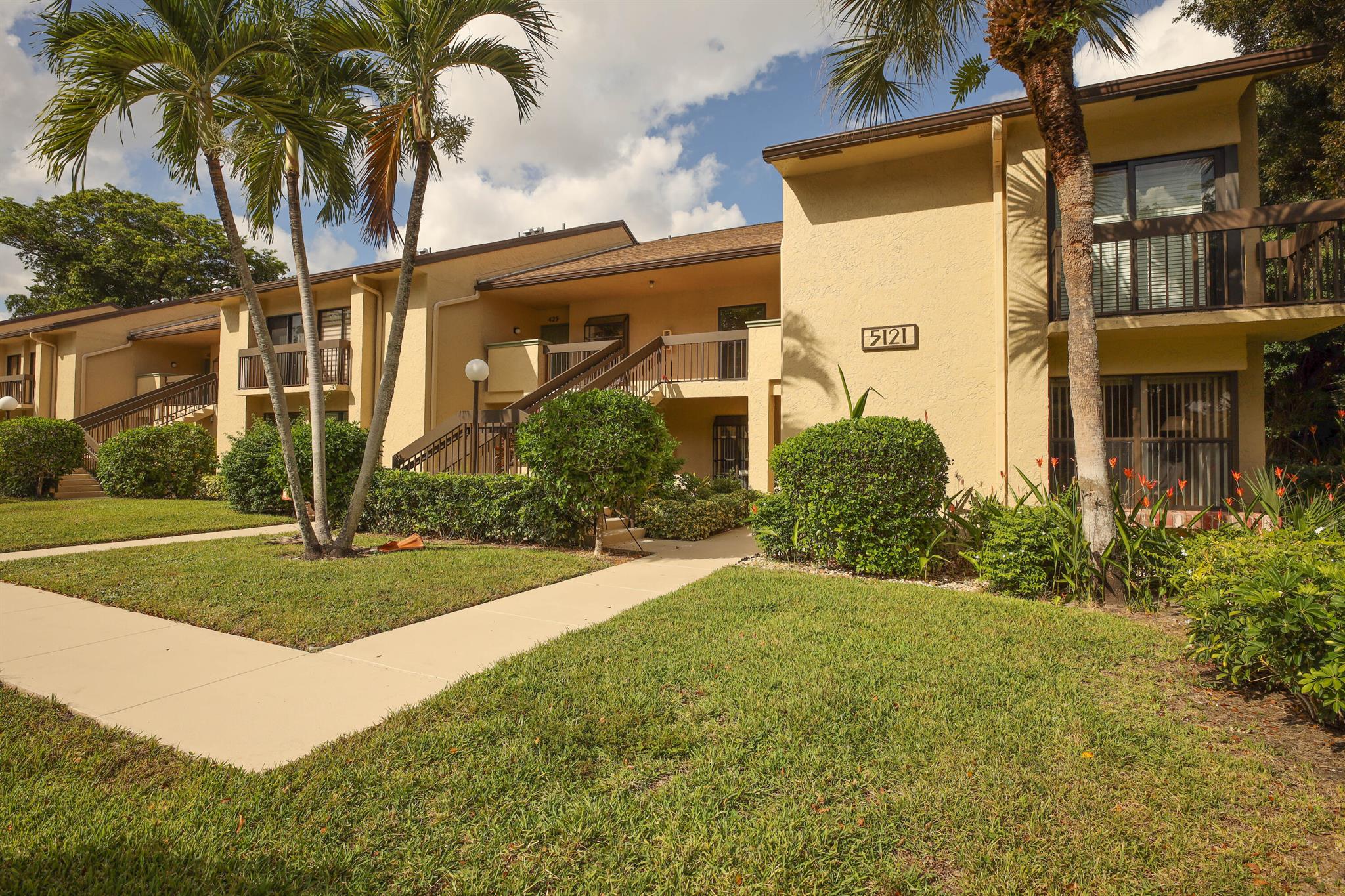 BOCA DELRAY I-III COND DE - Residential