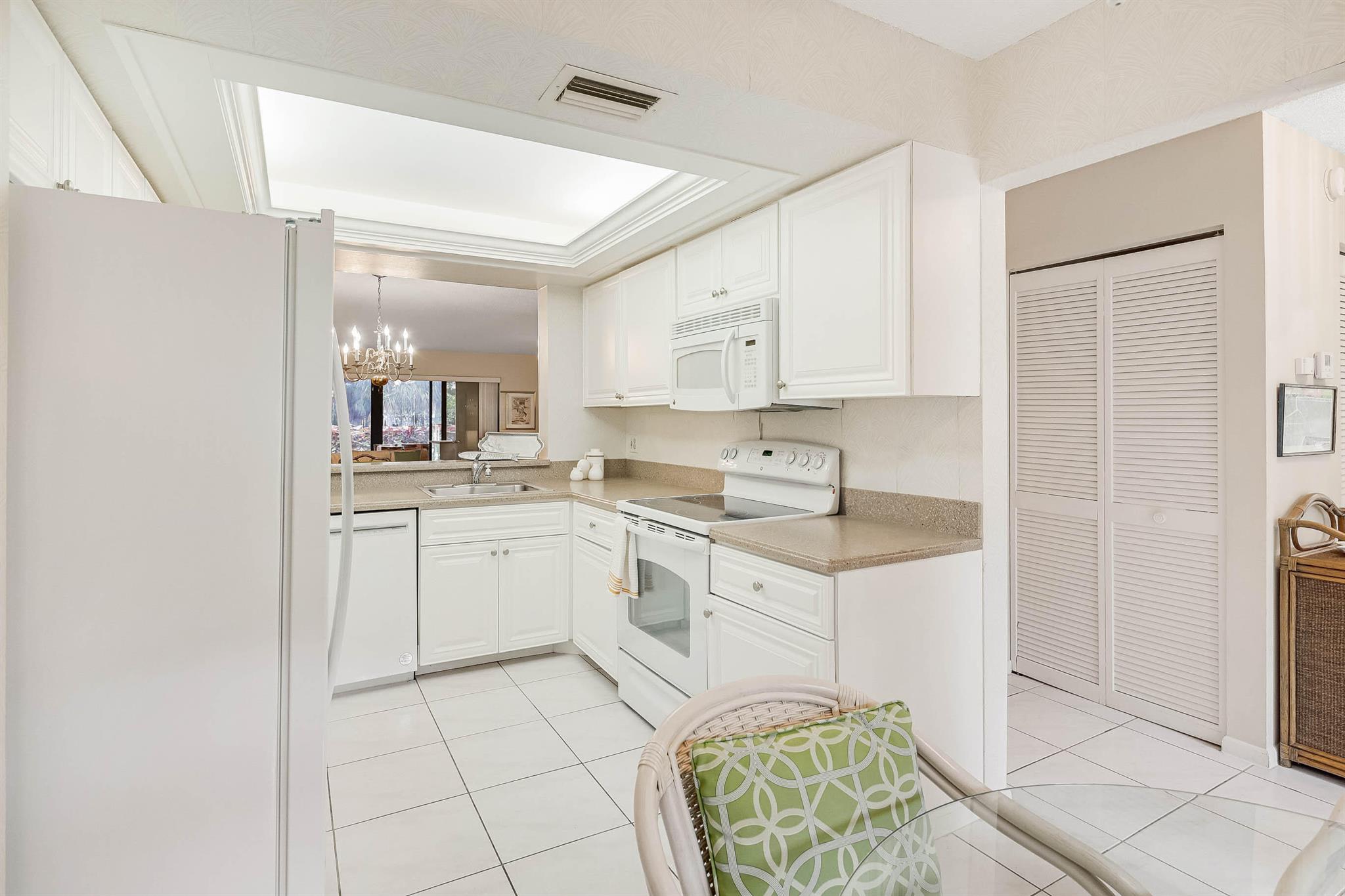 BOCA DELRAY I-III COND DE - Residential