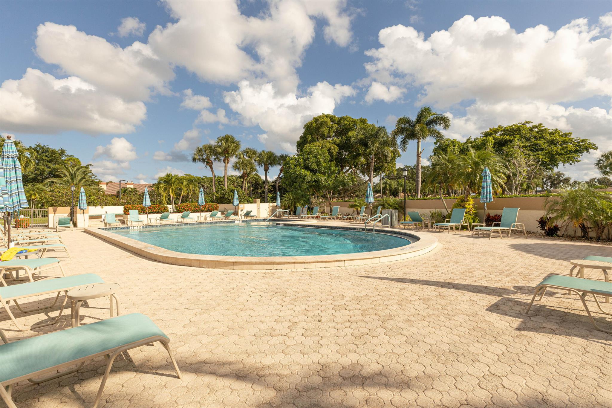 BOCA DELRAY I-III COND DE - Residential