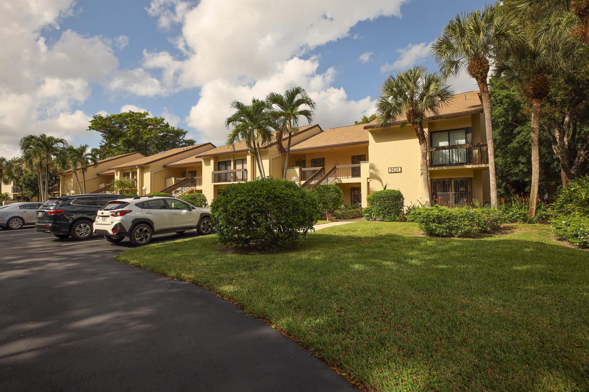 BOCA DELRAY I-III COND DE - Residential