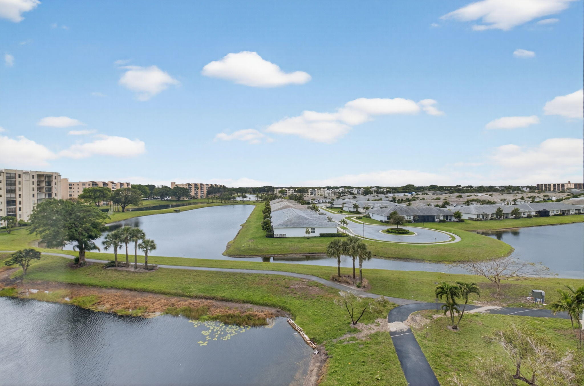 HUNTINGTON LAKES SEC TWO CONDOS - Residential