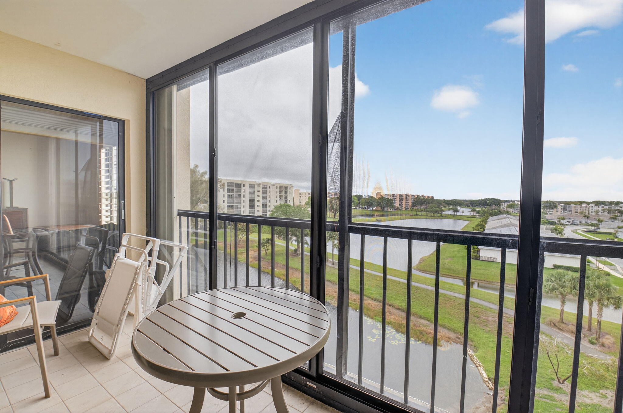 HUNTINGTON LAKES SEC TWO CONDOS - Residential